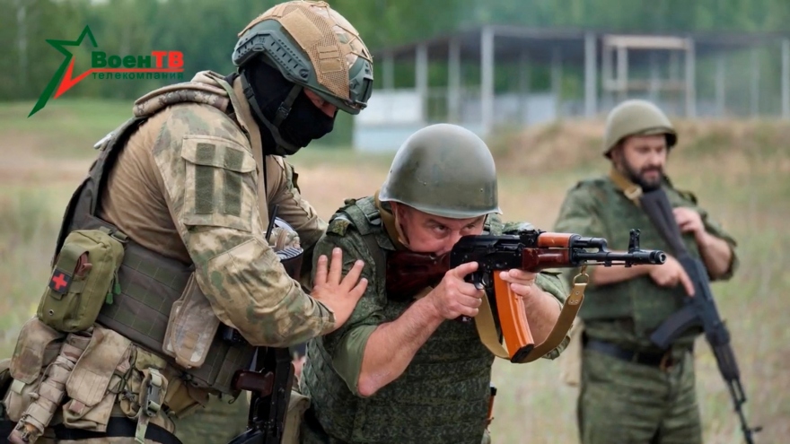 Cận cảnh lính Wagner huấn luyện chiến đấu cho binh sỹ Belarus